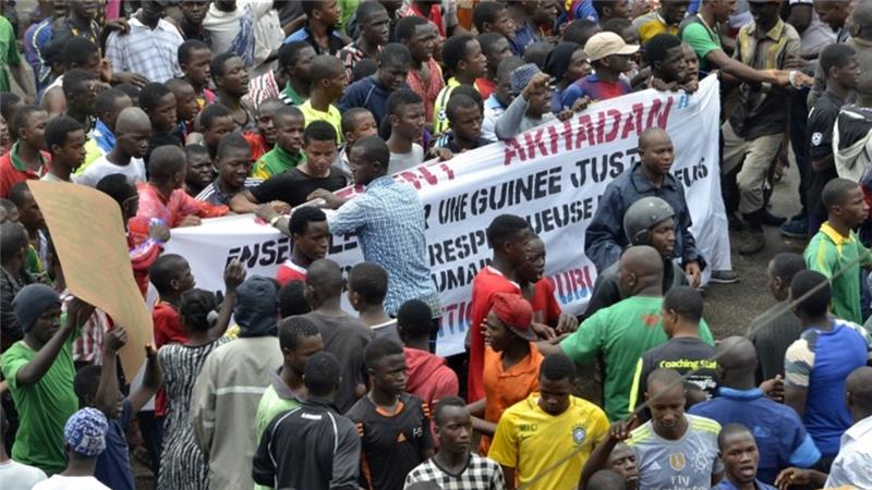 Man killed as 500,000 join Guinea opposition rally