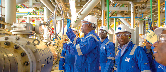 President Mahama turning on the production valve for the first oil from the TEN project.