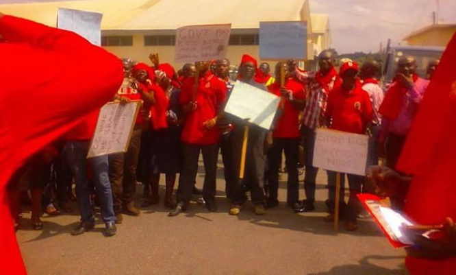 ECG workers in Kumasi continue strike