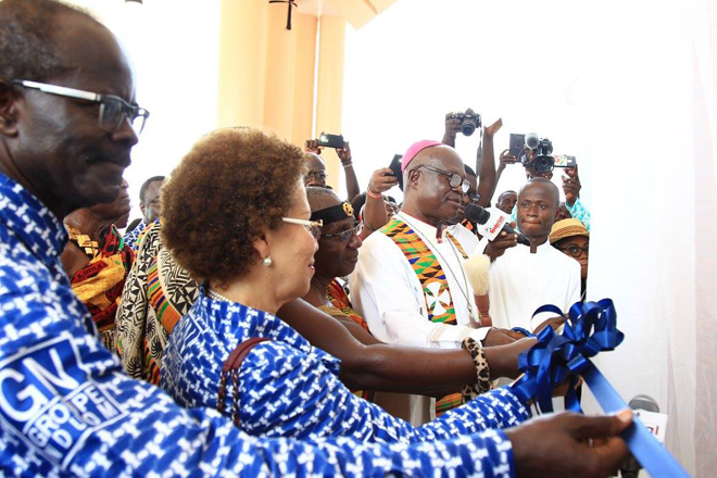 Vice Chancellor of the Nduom University, Dr. Papa Kwesi Nduom (L), his wife, Yvonne and the Metropolitan Arch Bishop of the Cape Coast Diocese of the Catholic Church, Rev. Mathias Nketsia at the official opening of the university.