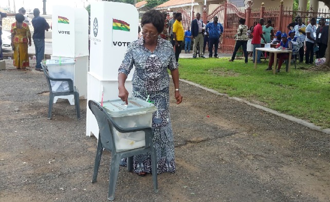 Naadu Mills casting her ballot