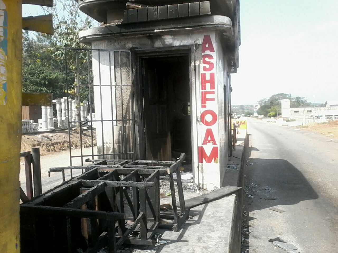 #NPPvictory: Fiapre toll booth attendants chased out, monies and booth set ablaze