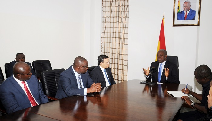 Vice-President Amissah-Arthur addressing the delegation of CEOs from Stanbic during the meeting