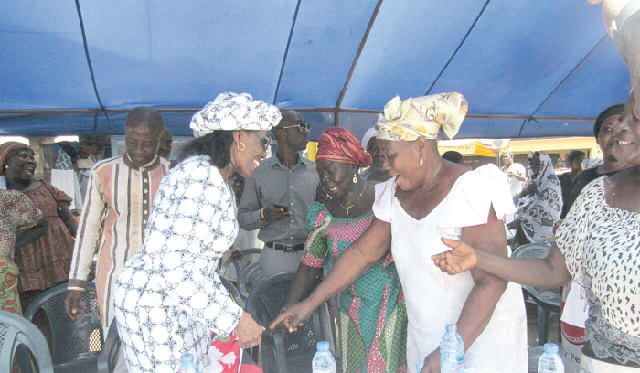  Market women welcoming  Nana Konadu Agyeman-Rawlings