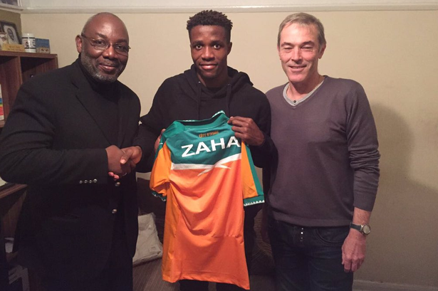 Wilfried Zaha with the Ivory Coast shirt