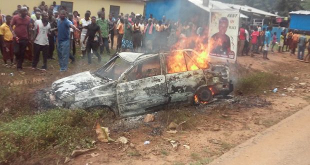 3 burnt to death in taxi cab [Photos]