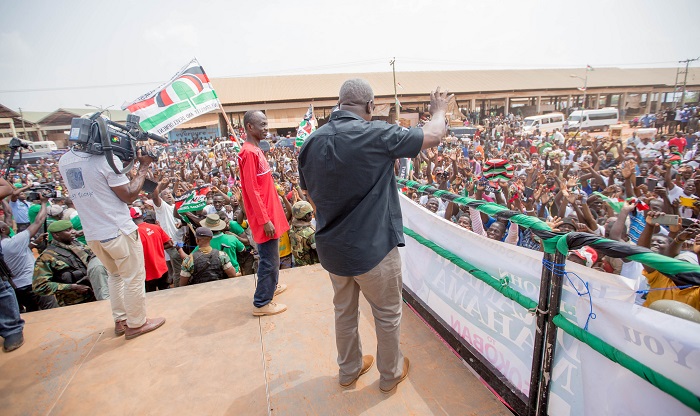 President Mahama addressing supporters at Kejetia