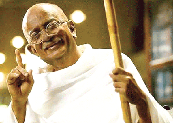 Ghanaians are currently debating how to deal with the image and role of Mahatma Ghandi