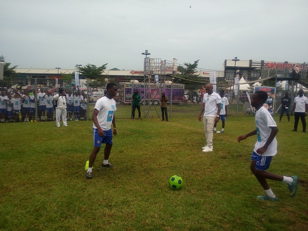Andre Ayew interacting with the kids during the clinic.