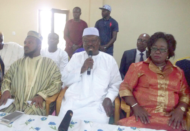 Sheikh I. C. Quaye (with mic) addressing some Muslims in Kumasi