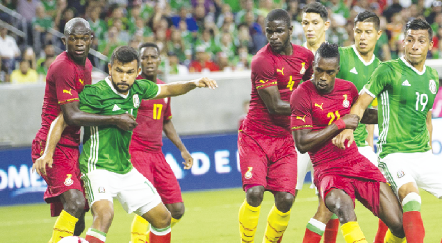 Defenders John Boye and Jonathan Mensah on alert in Ghana’s penalty box to ward off an attack by Mexico during last Wednesday’s international friendly.