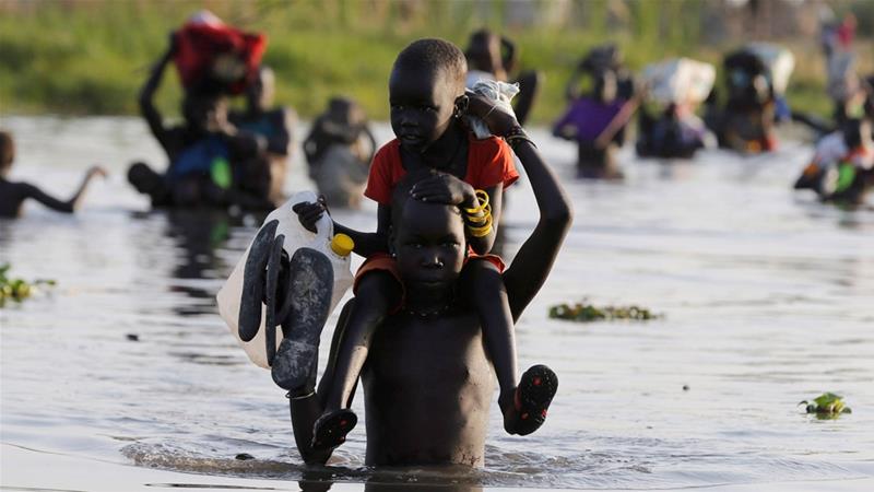 Famine-hit South Sudanese eat water lilies to survive