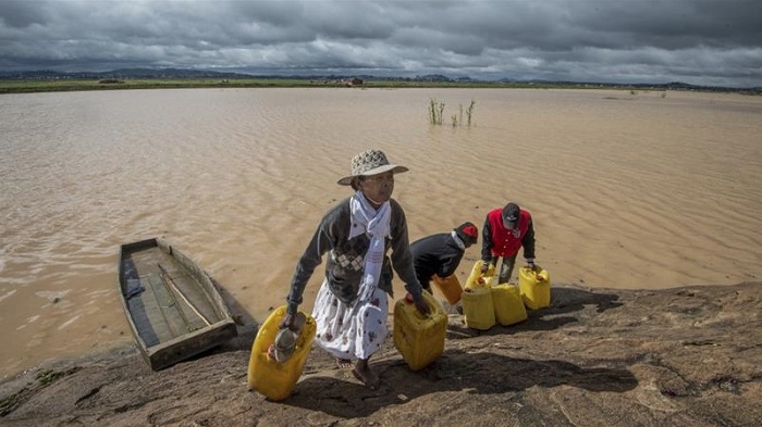 Up to 700,000 people could be affected by the cyclone, the Red Cross says [Alexander Joe/AP]