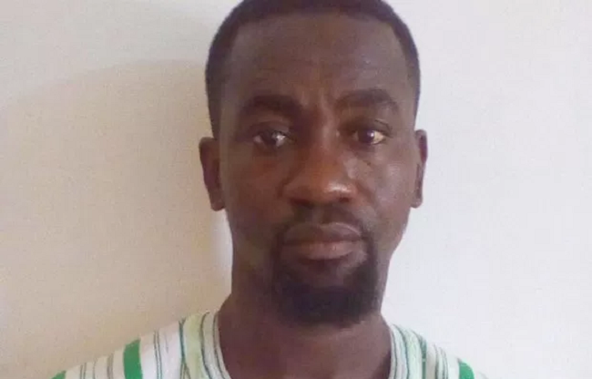 Teddy Addy Kwakye, is in the grip of the Manet Police for allegedly forging documents and signatures and stealing an amount of GH¢300,000 meant for a contractor