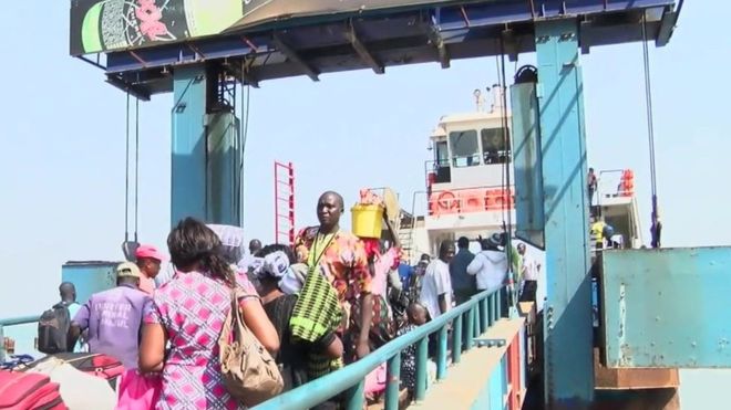Gambians flee ahead of Barrow 'inauguration'