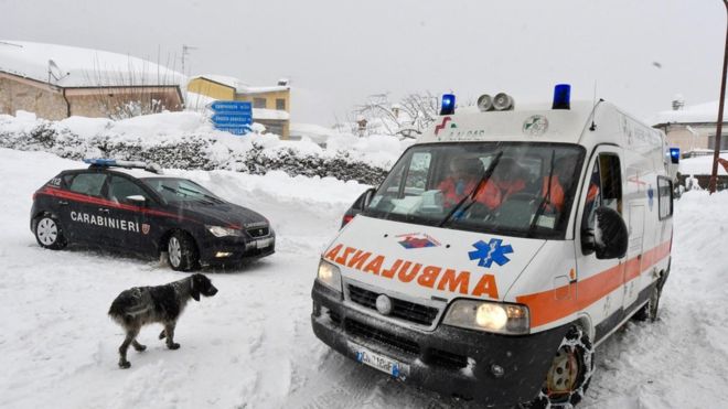 'Many dead' in avalanche on Italy hotel