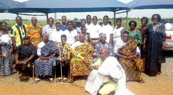 Beneficiaries in group picture with awoamefia and members of trhe trust.