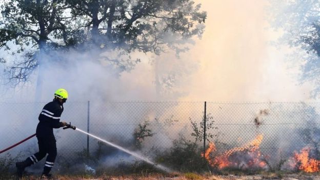 France wildfires force mass evacuation