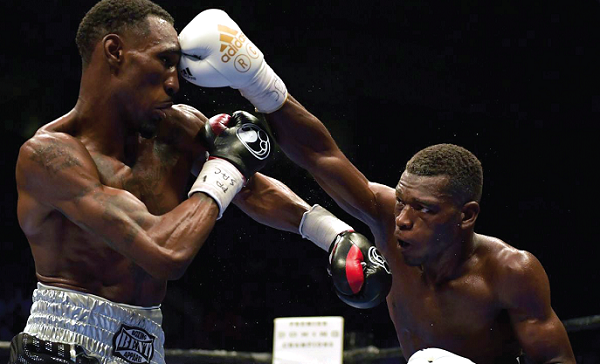 Richard Commey (right) in action Robert Easter Jnr. The Ghanaian wants another shot at the American’s IBF crown.
