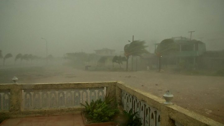 Media captionHurricane Irma has made landfall in Cuba