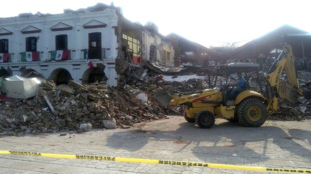  Parts of the town hall in Juchitán were levelled 