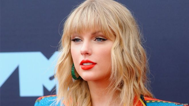 Taylor Swift donates to needy student