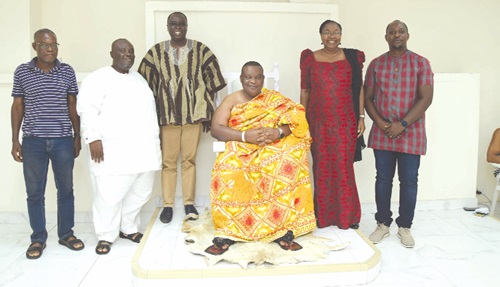  Nii Ayi-Bonte II (seated), Gbese Mantse, with Yvonne Odoley Sowah (2nd from right), Greater Accra Regional Chairperson, Lands Commission, and some elders and officials of the Gbese Stool and the Lands Commission