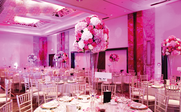 For a luxury wedding, the decor must be classy and unique.