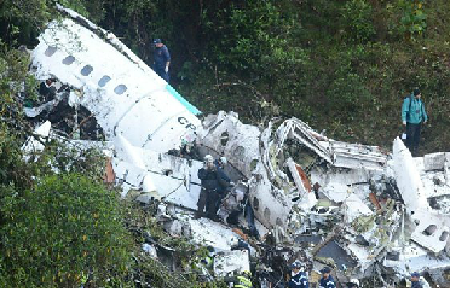 The plane crashed because it ran out of fuel as it tried to land
