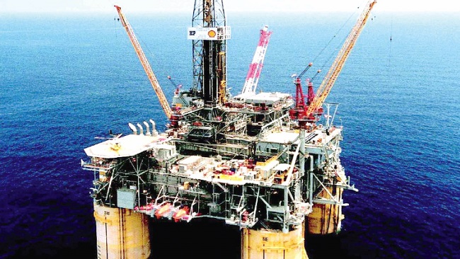 Low oil and gas prices : How should African governments respond?