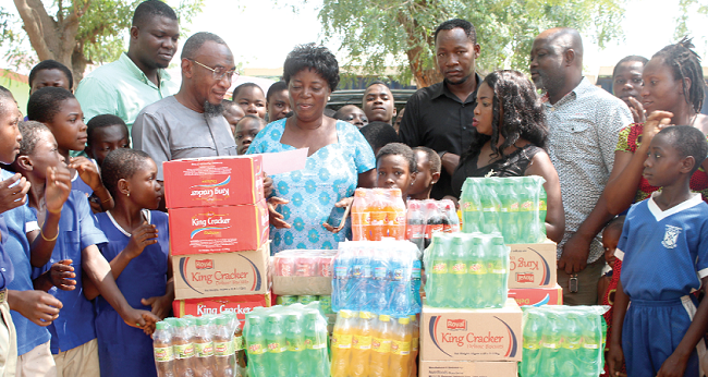 Dreams FC donate to Kweiman Community