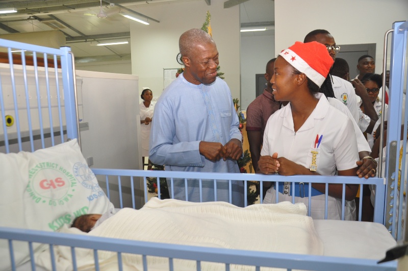 Veep celebrates Christmas with patients of Shai Osudoku District Hospital