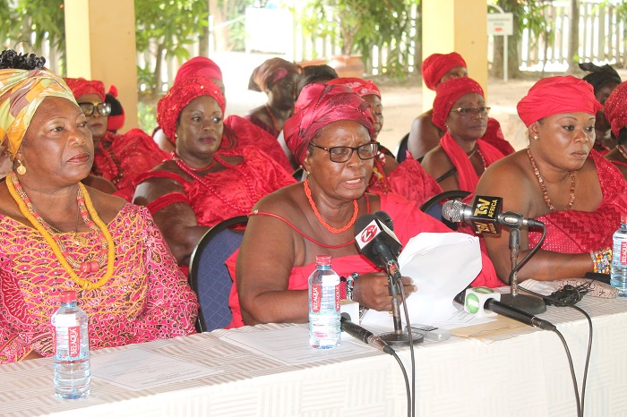 Naa Adoley Ablade I, Queenmother of Sempe-New Town, and the Organiser of the Greater Accra Queenmothers Association, addressing participants in the press conference. Those with her include Madam Mercy A. Needjan (left), President of Markets Association, and Nana Yopeyo Dadetse III (right), Dodowa-Manye.