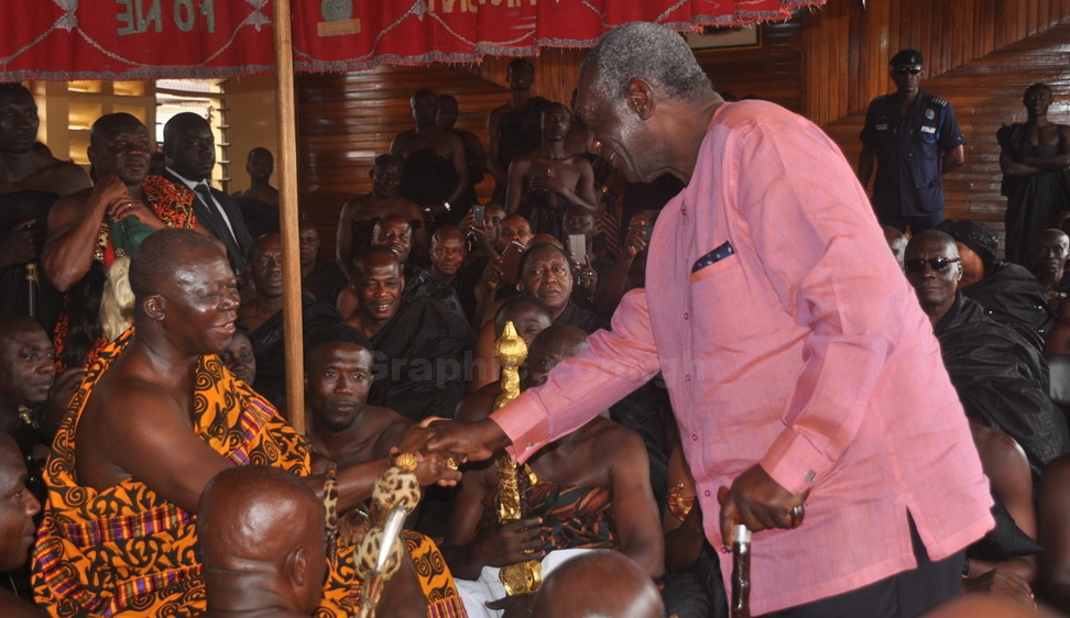 The Asantehene, Otumfuo Osei Tutu II, welcoming former President John Agyekum Kufuor, to the Manhyia Palace. Pictures: EMMANUEL BAAH