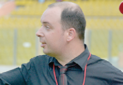 Coach Sergio Traguil