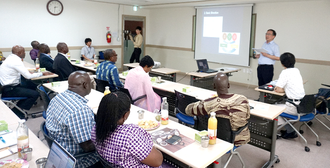 Mr Cho Wan-hyung addressing the participants who visited Hansalim Cooperative Federation as part of the training programme in Seoul last Tuesday