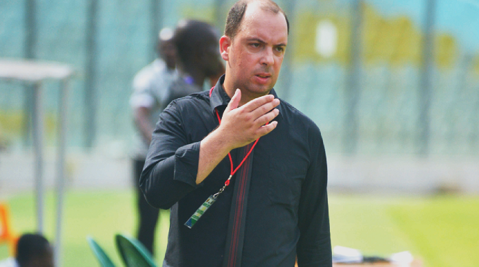 Coach Sergio Traguil