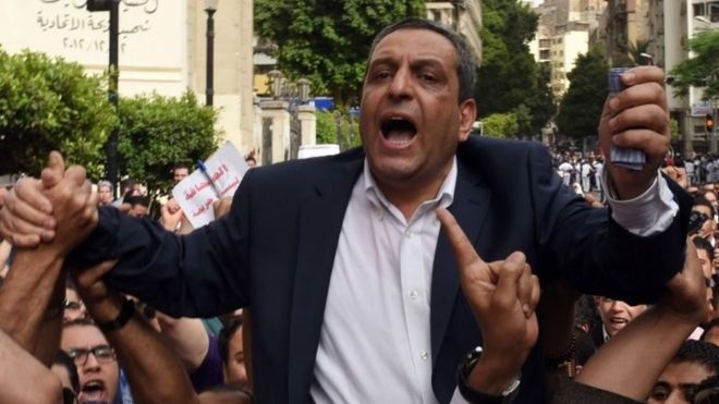 Yehia Qallash took part in protests outside the union's headquarters in Cairo earlier this year