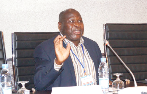 Dr Bashiru Boi Kikimoto speaking at the media round table