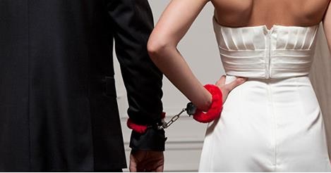 How to tell if your partner is a control freak