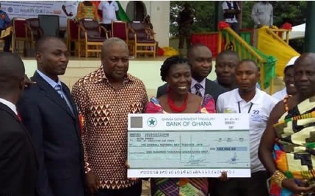 Rita Oppong crowned 2016 Best teacher