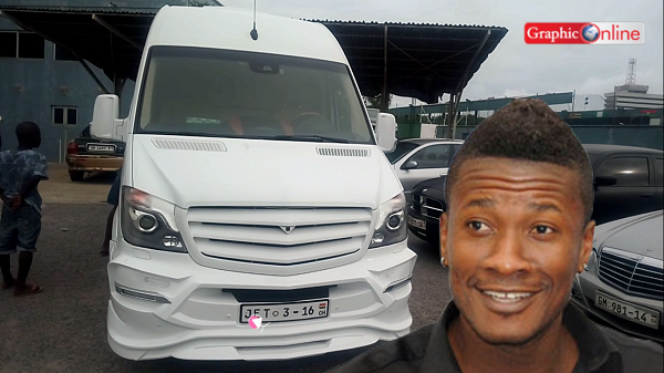 Asamoah Gyan's Mercedes-Benz bus