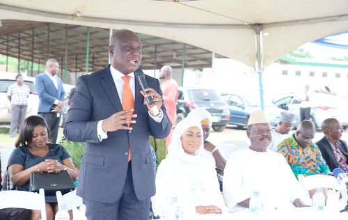 Mr Clifford Duke Mettle addressing the Hajj Committee