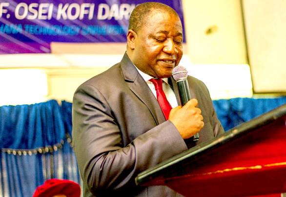 Prof. Darkwa addressing the graduates
