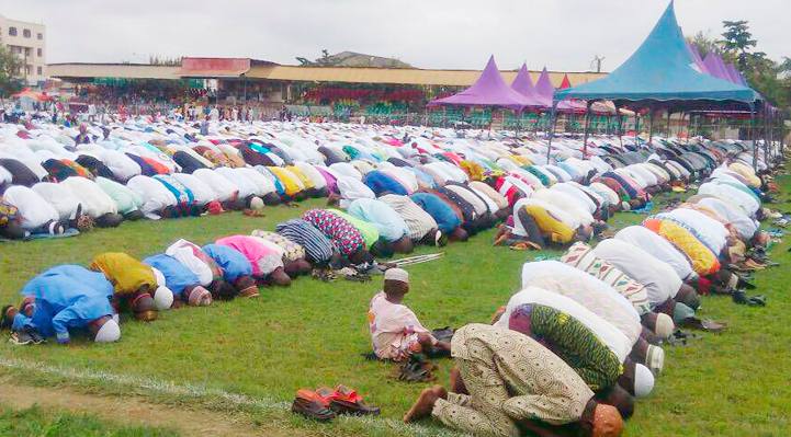  Muslims in Sunyani saying prayers to end Eid-ul-Fitr