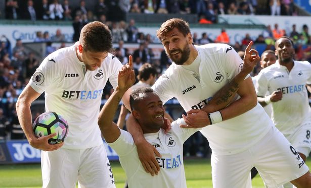 Jordan Ayew celebrates goal