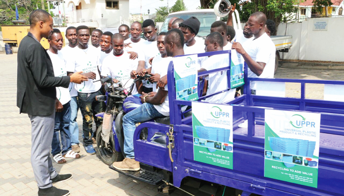 An officer of ESPA addressing the waste collectors after the conference.
