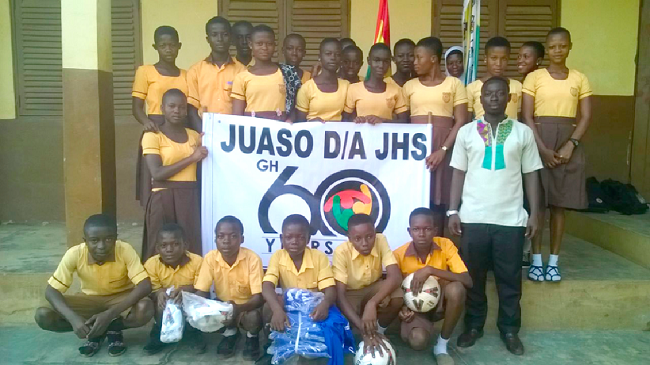 The students of Juaso D/A JHS with their prizes