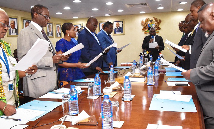 Vice President Dr Mahamudu Bawumia swearing in the board members