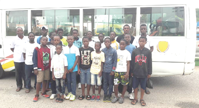 Some of the 25 young players who will participate in the event. 
